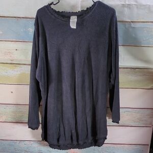 Women's Roman's Black Long Sleeve Sweatshirt